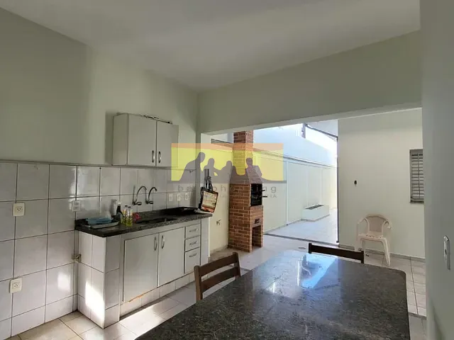 Casa com 654m² 3 quartos e 2 banheiros, à venda, no bairro Cidade Universitária em Campinas
