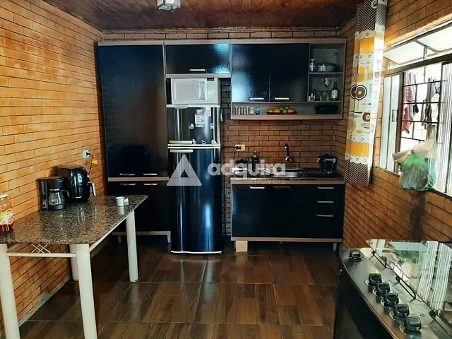 Casa com 675m² 3 quartos e 4 banheiros, à venda, no bairro Neves em Ponta Grossa