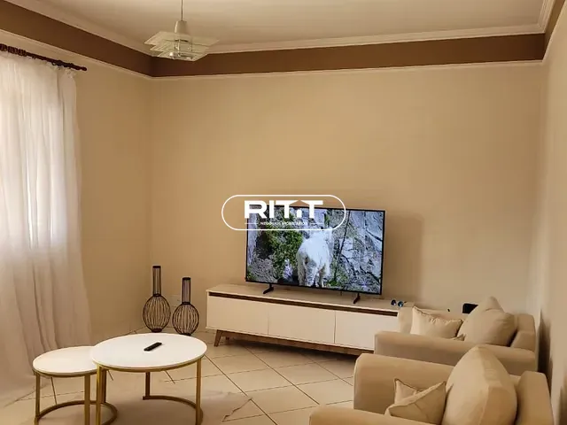 Casa com 250m² 2 quartos e 3 banheiros, para alugar, no bairro Jardim García em Campinas