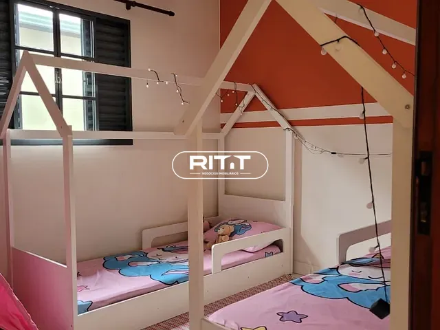 Casa com 250m² 2 quartos e 3 banheiros, para alugar, no bairro Jardim García em Campinas