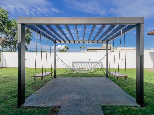 Casa Térrea com 4 quartos para venda na Reserva da Coroa no Condomínio Portal do Sol Green em Goiânia - Foto