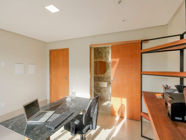 Casa Térrea com 4 quartos para venda na Reserva da Coroa no Condomínio Portal do Sol Green em Goiânia - Foto