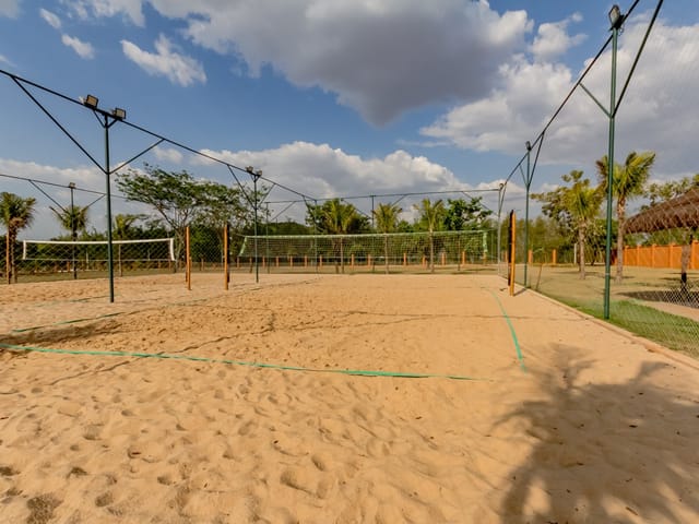 Casa Térrea com 4 quartos para venda na Reserva da Coroa no Condomínio Portal do Sol Green em Goiânia - Foto