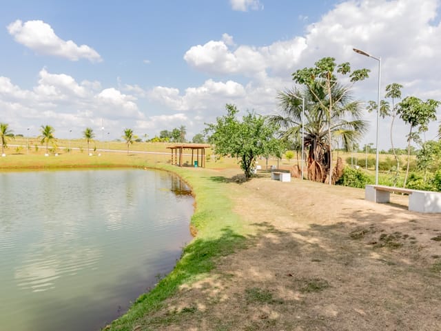 Casa Térrea com 4 quartos para venda na Reserva da Coroa no Condomínio Portal do Sol Green em Goiânia - Foto