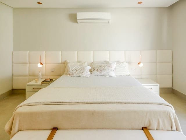 Casa Térrea com 4 quartos para venda na Reserva da Coroa no Condomínio Portal do Sol Green em Goiânia - Foto