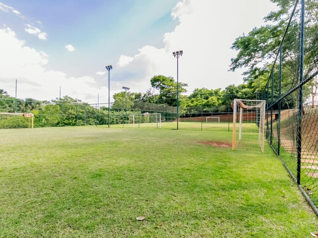 Casa Térrea com 4 quartos para venda na Reserva da Coroa no Condomínio Portal do Sol Green em Goiânia - Foto