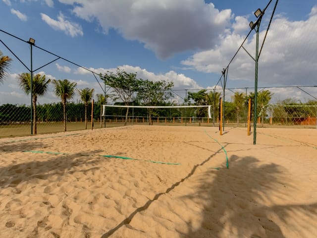 Casa Térrea com 4 quartos para venda na Reserva da Coroa no Condomínio Portal do Sol Green em Goiânia - Foto