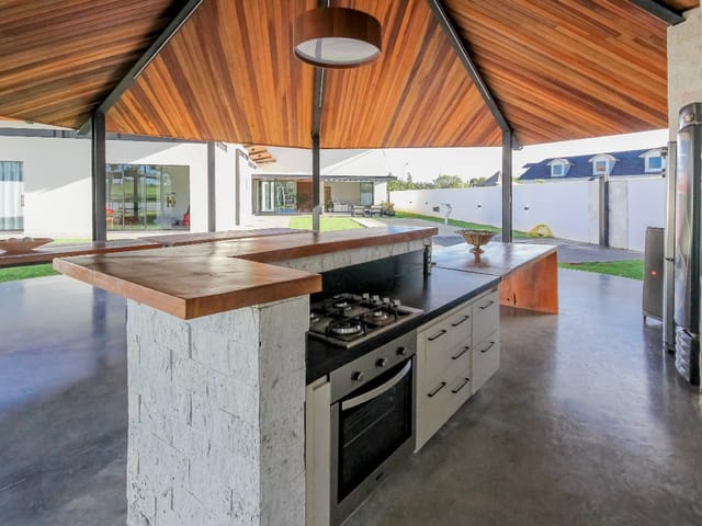 Casa Térrea com 4 quartos para venda na Reserva da Coroa no Condomínio Portal do Sol Green em Goiânia - Foto