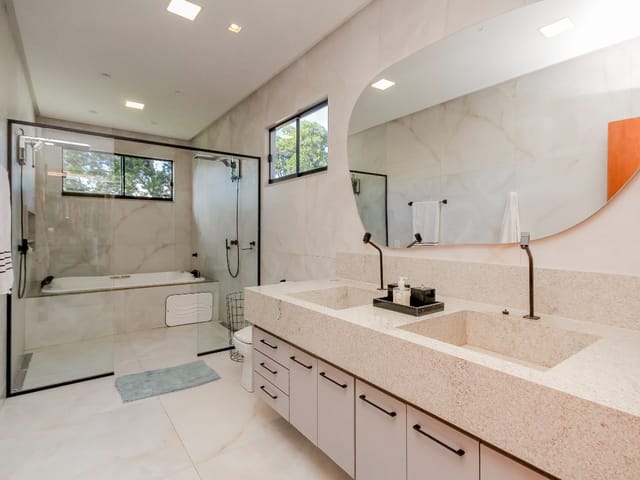 Casa Térrea com 4 quartos para venda na Reserva da Coroa no Condomínio Portal do Sol Green em Goiânia - Foto