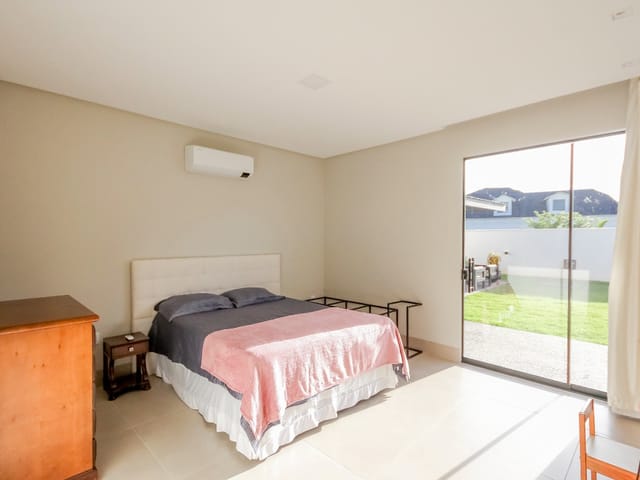 Casa Térrea com 4 quartos para venda na Reserva da Coroa no Condomínio Portal do Sol Green em Goiânia - Foto