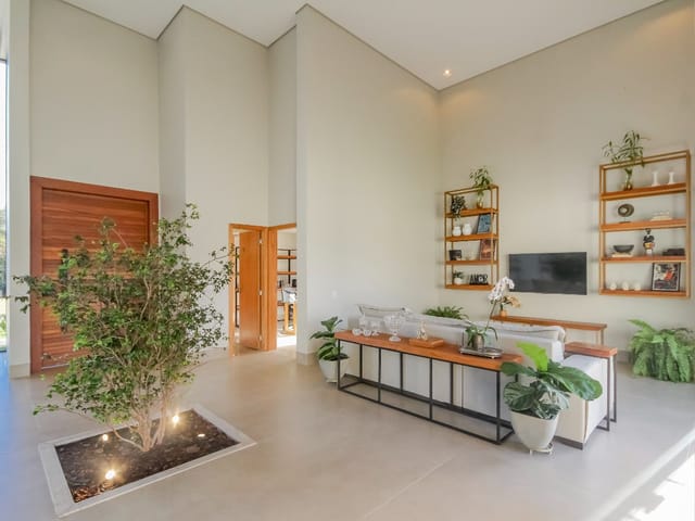 Casa Térrea com 4 quartos para venda na Reserva da Coroa no Condomínio Portal do Sol Green em Goiânia - Foto