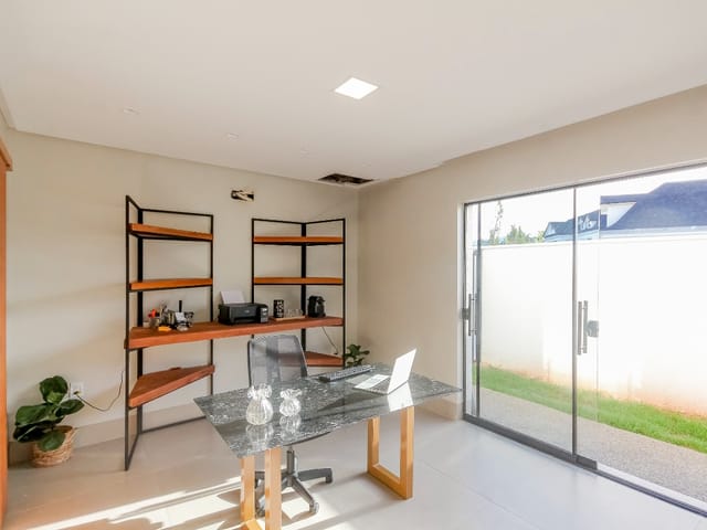 Casa Térrea com 4 quartos para venda na Reserva da Coroa no Condomínio Portal do Sol Green em Goiânia - Foto