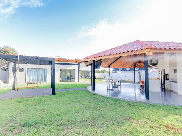 Casa Térrea com 4 quartos para venda na Reserva da Coroa no Condomínio Portal do Sol Green em Goiânia - Foto