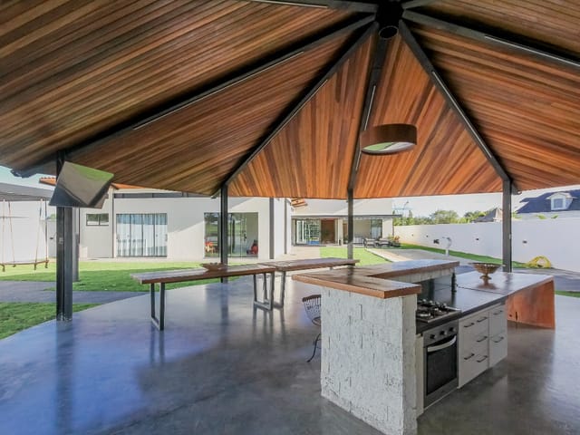 Casa Térrea com 4 quartos para venda na Reserva da Coroa no Condomínio Portal do Sol Green em Goiânia - Foto