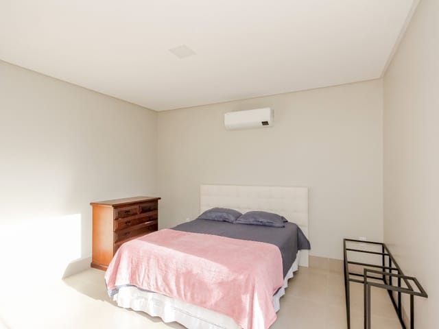 Casa Térrea com 4 quartos para venda na Reserva da Coroa no Condomínio Portal do Sol Green em Goiânia - Foto