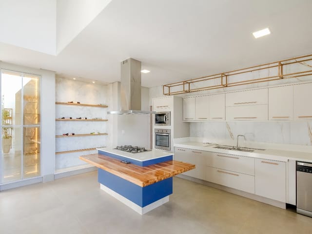 Casa Térrea com 4 quartos para venda na Reserva da Coroa no Condomínio Portal do Sol Green em Goiânia - Foto