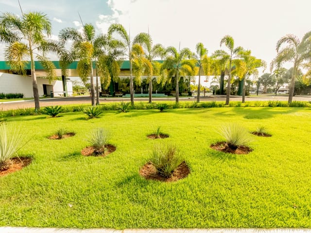 Casa Térrea com 4 quartos para venda na Reserva da Coroa no Condomínio Portal do Sol Green em Goiânia - Foto