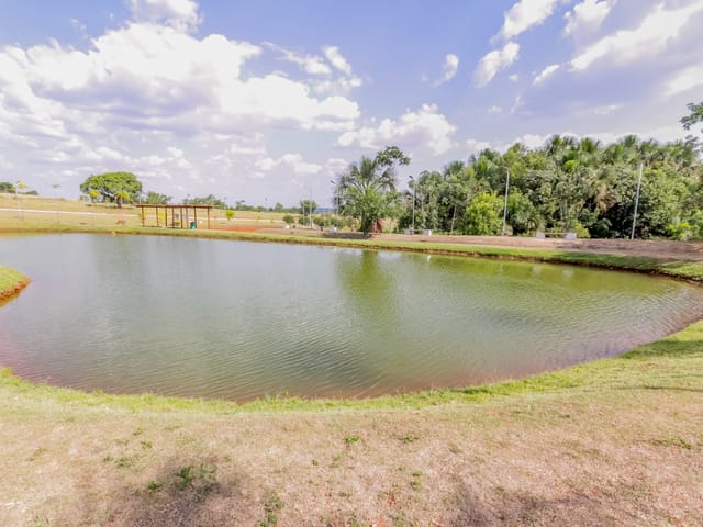 Casa Térrea com 4 quartos para venda na Reserva da Coroa no Condomínio Portal do Sol Green em Goiânia - Foto