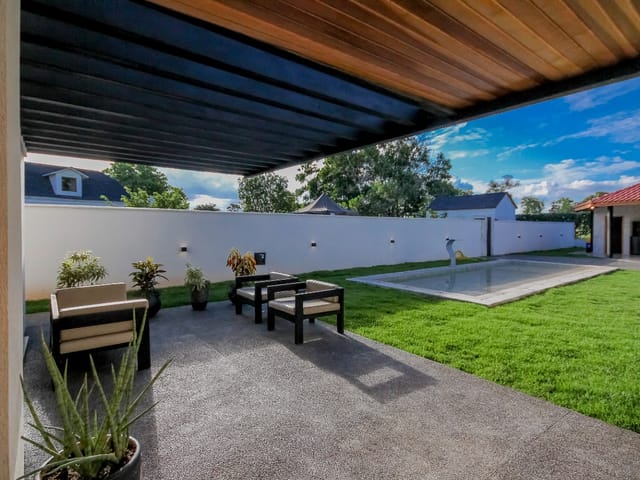 Casa Térrea com 4 quartos para venda na Reserva da Coroa no Condomínio Portal do Sol Green em Goiânia - Foto