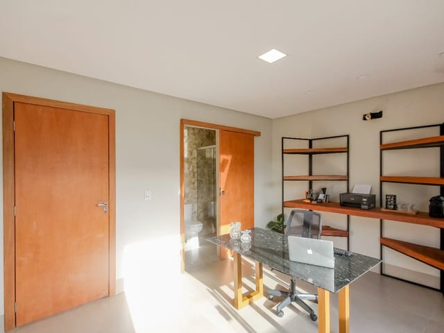 Casa Térrea com 4 quartos para venda na Reserva da Coroa no Condomínio Portal do Sol Green em Goiânia - Foto