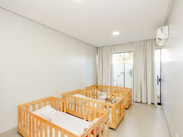 Casa Térrea com 4 quartos para venda na Reserva da Coroa no Condomínio Portal do Sol Green em Goiânia - Foto