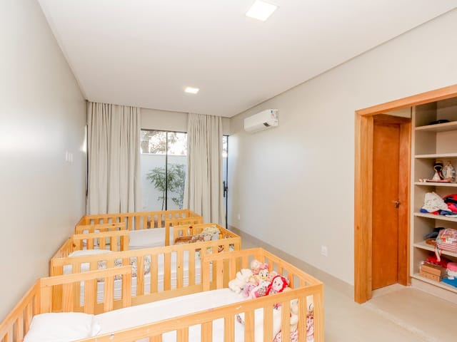 Casa Térrea com 4 quartos para venda na Reserva da Coroa no Condomínio Portal do Sol Green em Goiânia - Foto