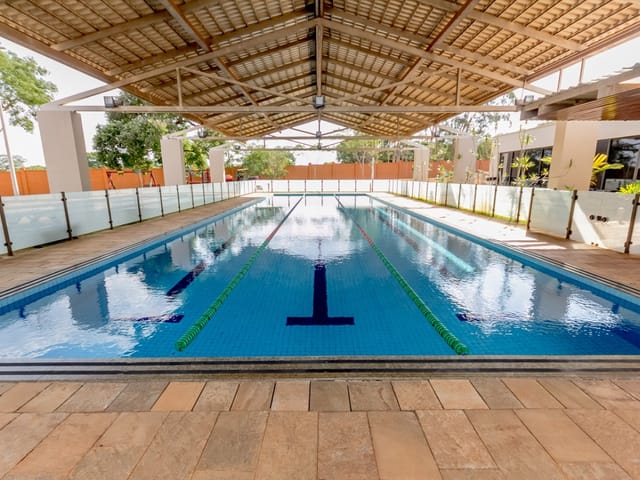 Casa Térrea com 4 quartos para venda na Reserva da Coroa no Condomínio Portal do Sol Green em Goiânia - Foto