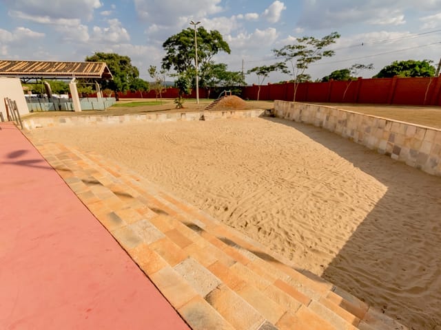 Casa Térrea com 4 quartos para venda na Reserva da Coroa no Condomínio Portal do Sol Green em Goiânia - Foto