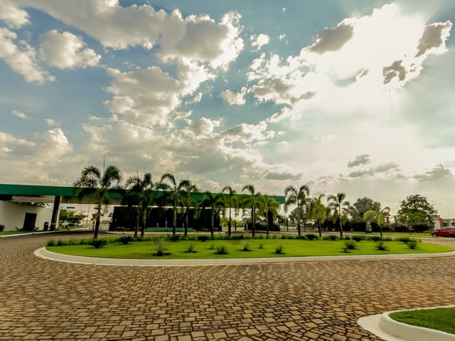 Casa Térrea com 4 quartos para venda na Reserva da Coroa no Condomínio Portal do Sol Green em Goiânia - Foto