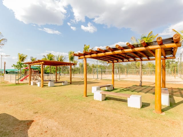 Casa Térrea com 4 quartos para venda na Reserva da Coroa no Condomínio Portal do Sol Green em Goiânia - Foto