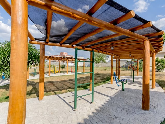 Casa Térrea com 4 quartos para venda na Reserva da Coroa no Condomínio Portal do Sol Green em Goiânia - Foto