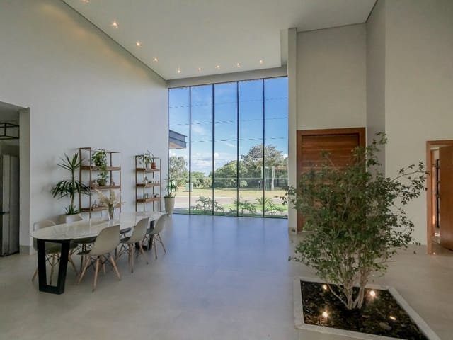 Casa Térrea com 4 quartos para venda na Reserva da Coroa no Condomínio Portal do Sol Green em Goiânia - Foto