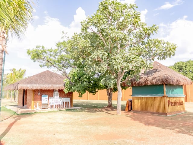 Casa Térrea com 4 quartos para venda na Reserva da Coroa no Condomínio Portal do Sol Green em Goiânia - Foto