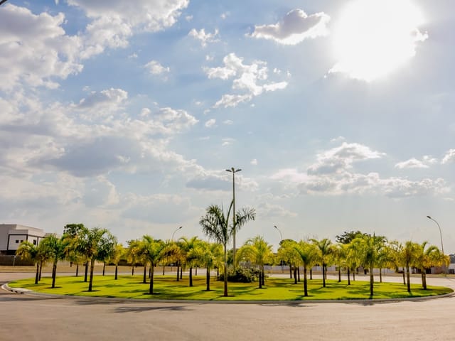 Casa Térrea com 4 quartos para venda na Reserva da Coroa no Condomínio Portal do Sol Green em Goiânia - Foto