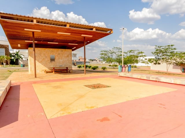 Casa Térrea com 4 quartos para venda na Reserva da Coroa no Condomínio Portal do Sol Green em Goiânia - Foto