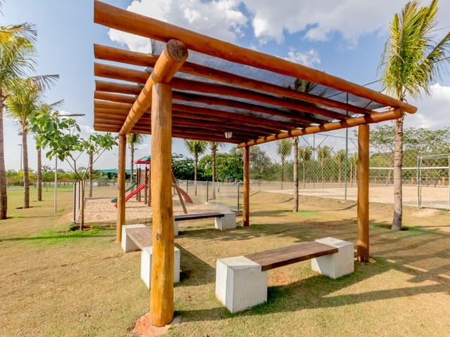 Casa Térrea com 4 quartos para venda na Reserva da Coroa no Condomínio Portal do Sol Green em Goiânia - Foto