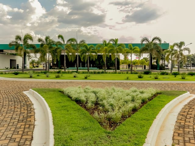 Casa Térrea com 4 quartos para venda na Reserva da Coroa no Condomínio Portal do Sol Green em Goiânia - Foto