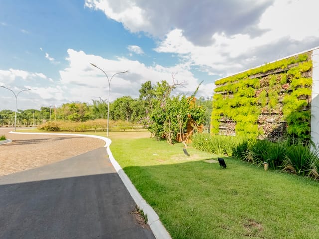 Casa Térrea com 4 quartos para venda na Reserva da Coroa no Condomínio Portal do Sol Green em Goiânia - Foto