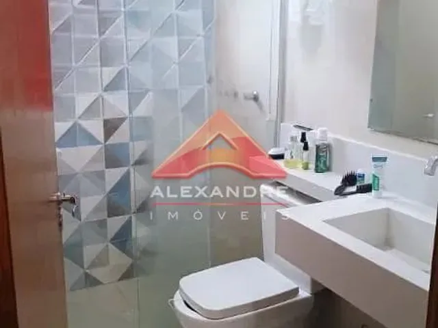 Casa com 10m² 3 quartos e 1 banheiro, à venda, no bairro Jardim Ismênia em São José Dos Campos