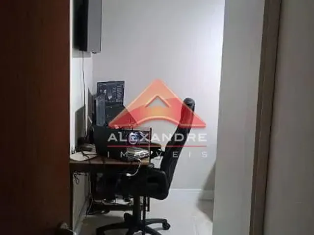 Casa com 10m² 3 quartos e 1 banheiro, à venda, no bairro Jardim Ismênia em São José Dos Campos
