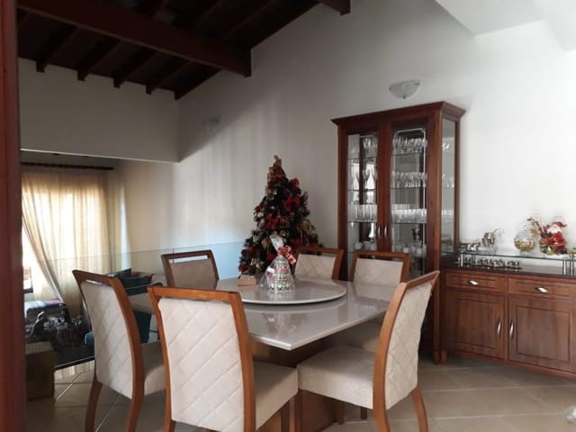 Foto do Casa - Casa com 4 dormitórios à venda, 208 m² por R$ 650.000,00 - Nossa Senhora da Abadia - Uberaba/MG | ZUCATO IMOBILIARIA LTDA