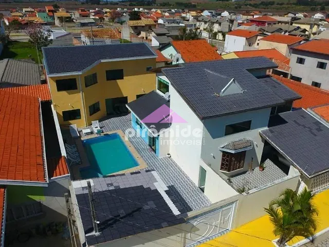 Casa com 500m² 5 quartos e 5 banheiros, à venda, no bairro Village das Flores em Caçapava