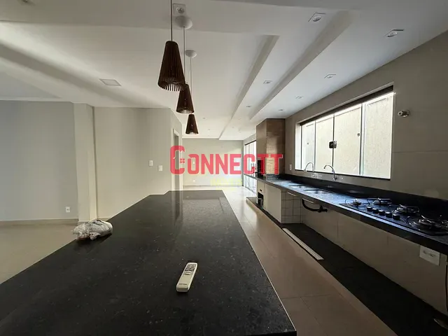 Casa com 250m² 3 quartos e 5 banheiros, à venda, no bairro Jardim Alexandre Balbo em Ribeirão Preto