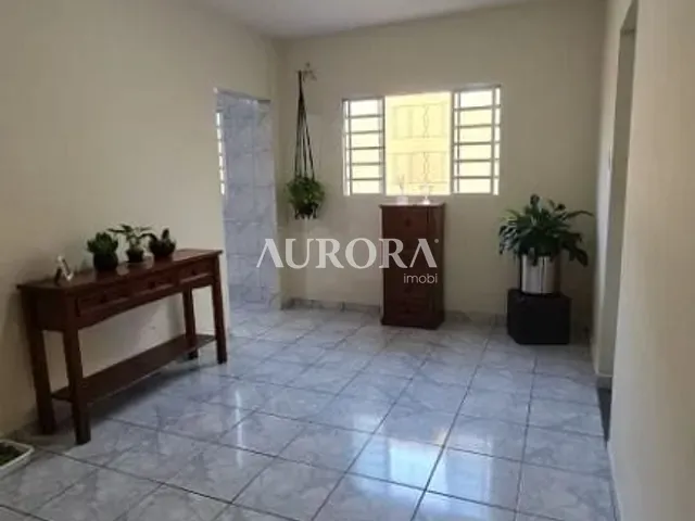 Casa com 300m² 3 quartos e 2 banheiros, à venda, no bairro Bandeirantes em Londrina