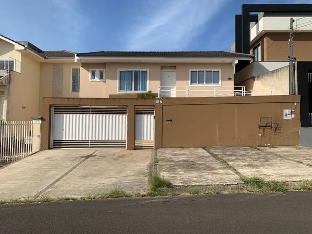 Casa à venda Jardim Carvalho próximo ao Parque do Monteiro em Ponta Grossa, PR