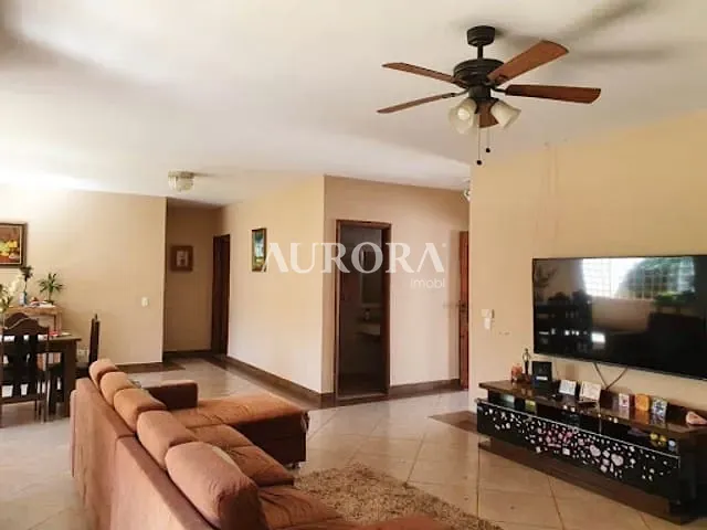 Casa com 500m² 3 quartos e 3 banheiros, à venda, no bairro Granville Parque Residencial em Londrina