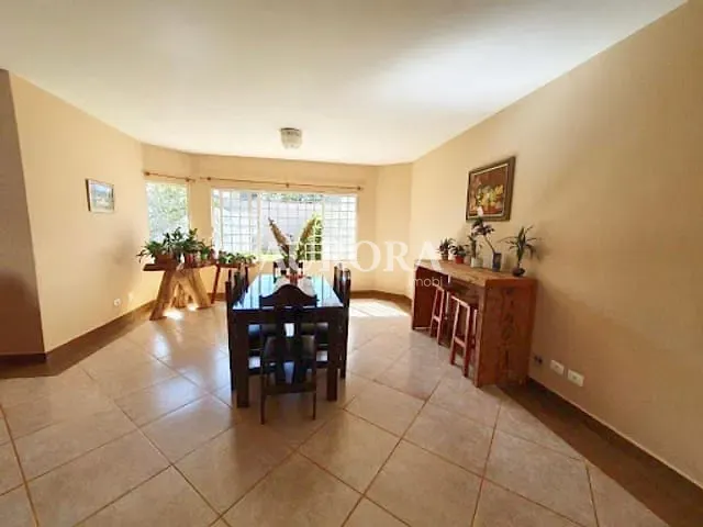 Casa com 500m² 3 quartos e 3 banheiros, à venda, no bairro Granville Parque Residencial em Londrina