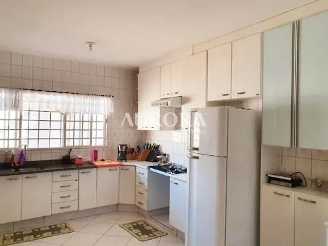 Casa com 500m² 3 quartos e 3 banheiros, à venda, no bairro Granville Parque Residencial em Londrina