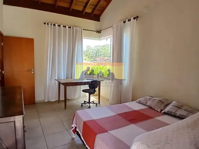 Casa com 350m² 3 quartos e 4 banheiros, para alugar, no bairro Bosque de Barão Geraldo em Campinas