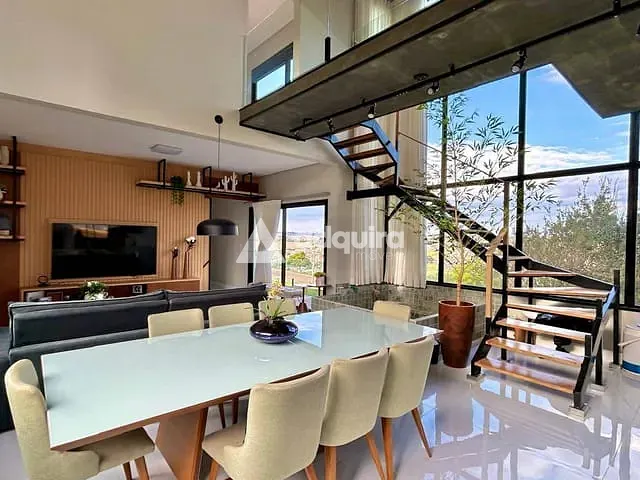 Casa com 330m² 3 quartos e 4 banheiros, à venda, no bairro Jardim Carvalho em Ponta Grossa